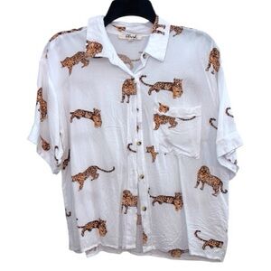 Hint of Blush White Leopard Print Short Sleeve Button Down Top Size M